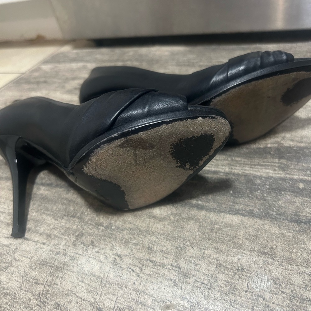 Burberry Black Leather Heels - Picture 10 of 13